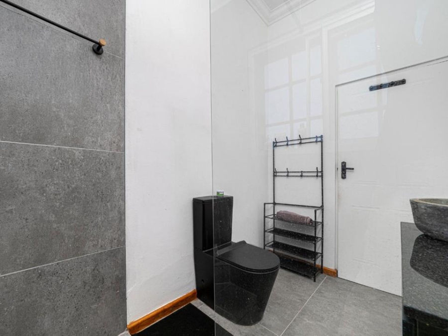 To Let 2 Bedroom Property for Rent in Wynberg Upper Western Cape